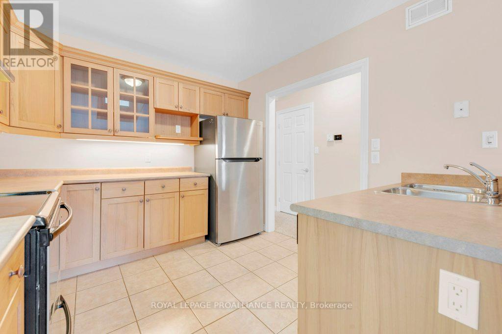 12 - 25 Heartwood Drive, Belleville, Ontario  K8P 5M2 - Photo 14 - X12960886