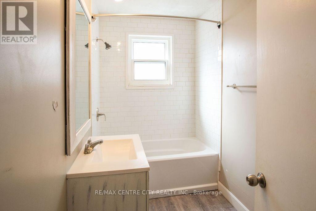 1231 Sunningdale Road E, London North, Ontario  N5X 4B1 - Photo 28 - X12960740