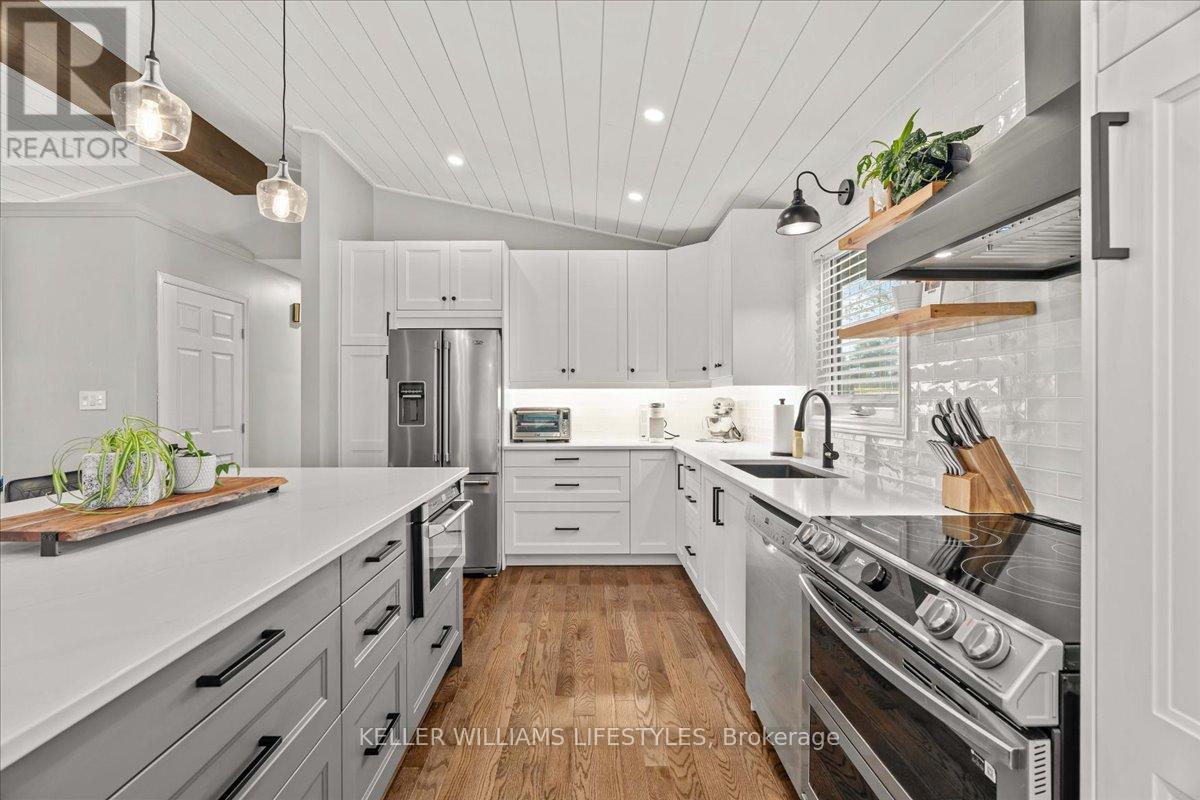 4547 William Street, Plympton-Wyoming, Ontario  N0N 1J6 - Photo 13 - X12960878