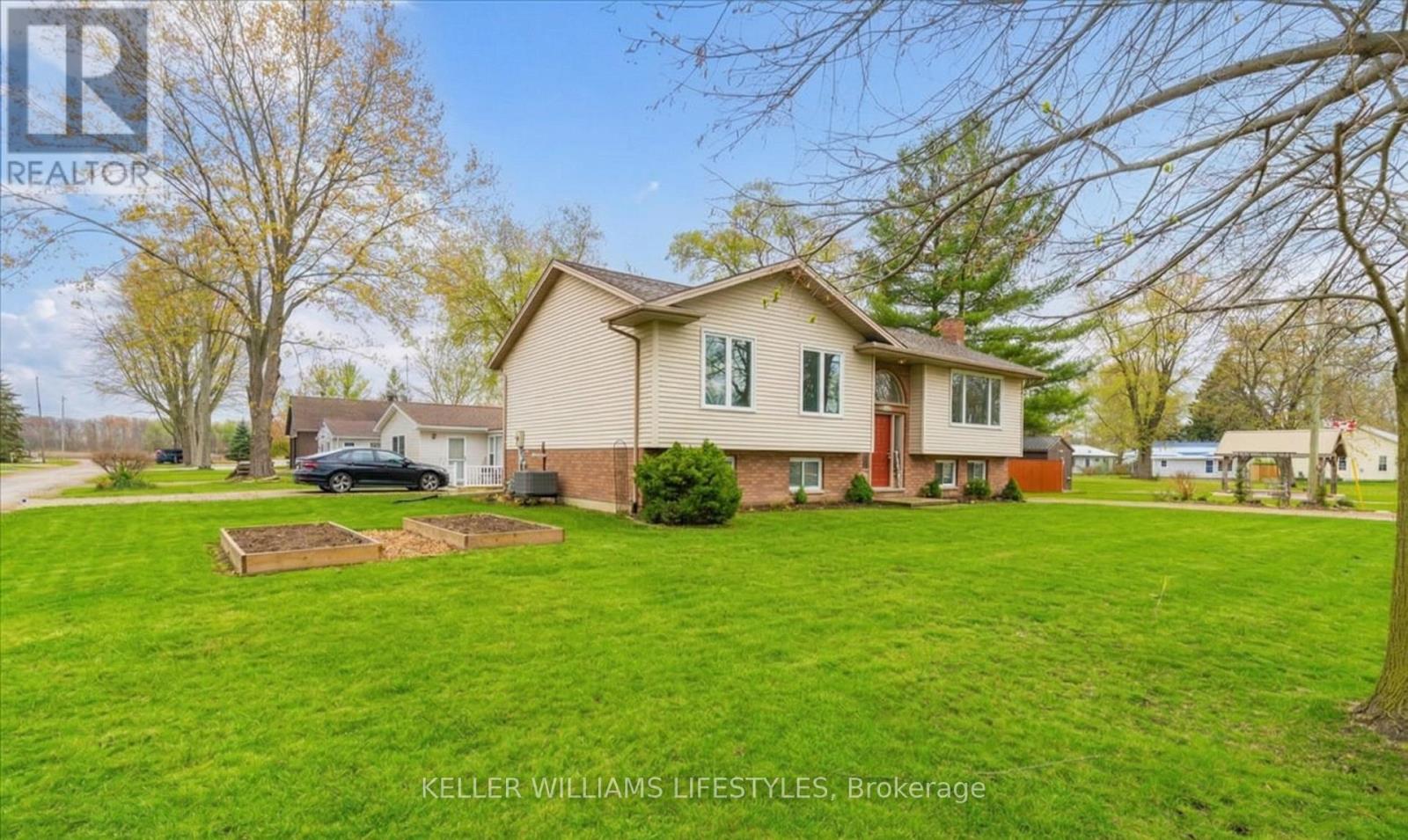 4547 William Street, Plympton-Wyoming, Ontario  N0N 1J6 - Photo 3 - X12960878