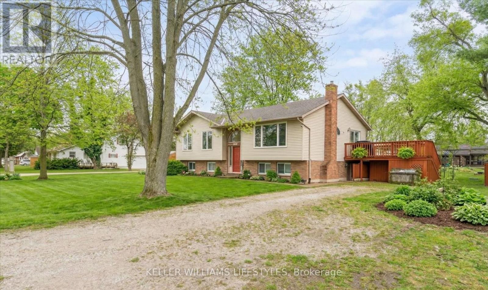 4547 William Street, Plympton-Wyoming, Ontario  N0N 1J6 - Photo 4 - X12960878