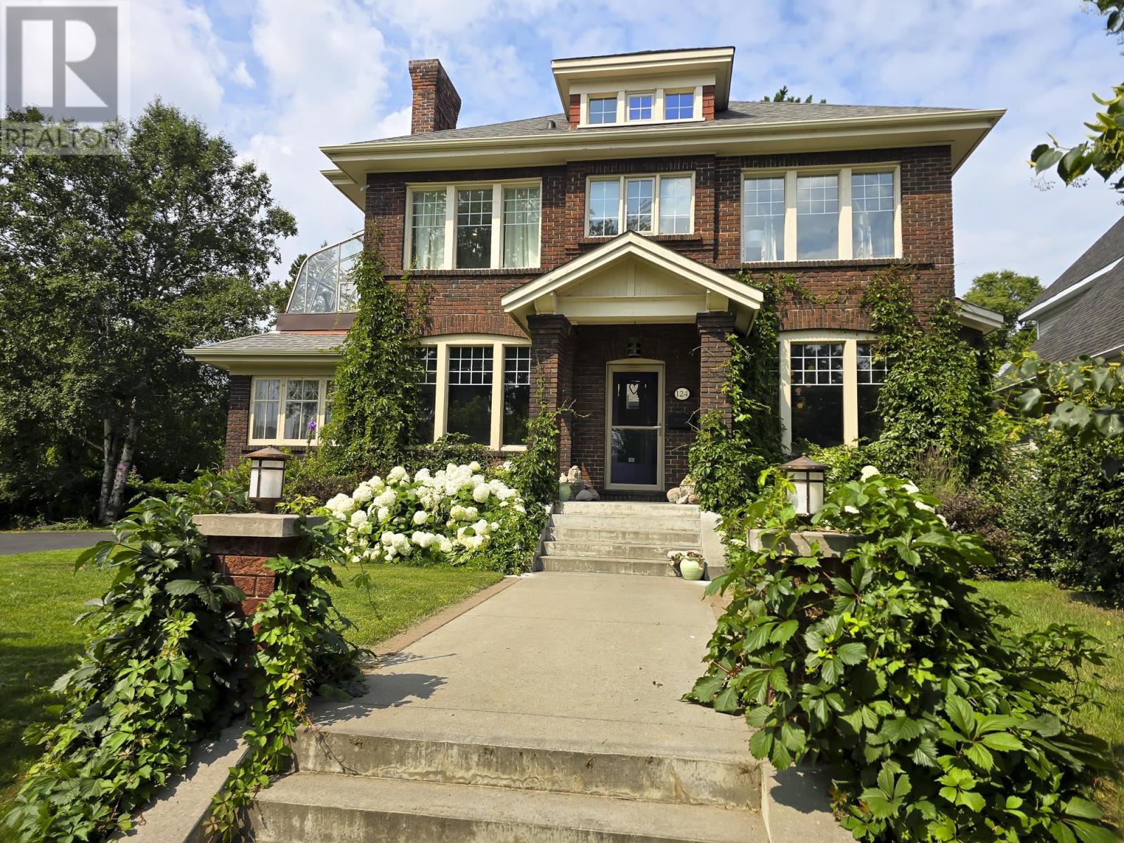 124 Summit AVE, Thunder Bay, Ontario