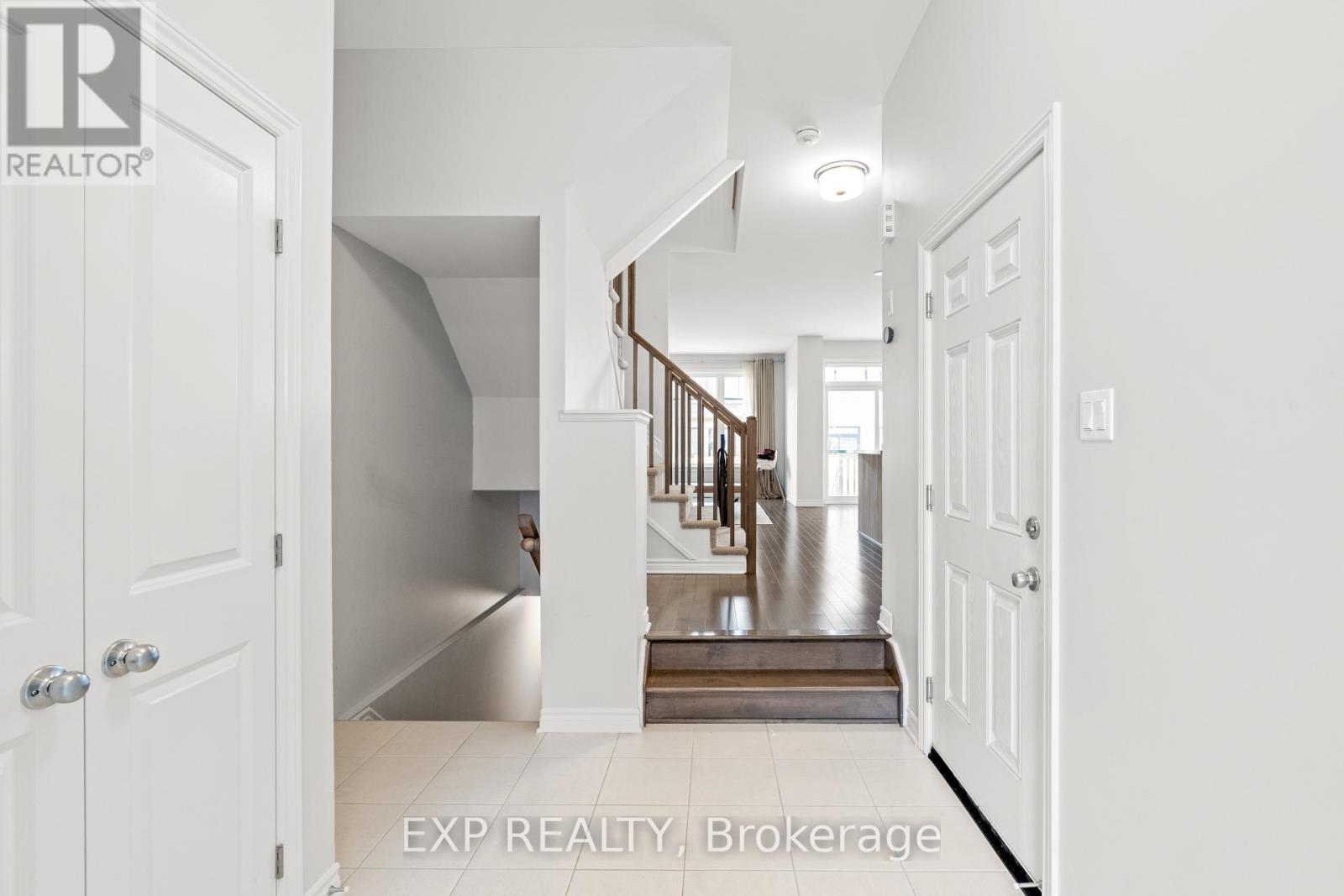 163 Angelonia Crescent, Ottawa, Ontario  K1T 3V9 - Photo 5 - X12960776