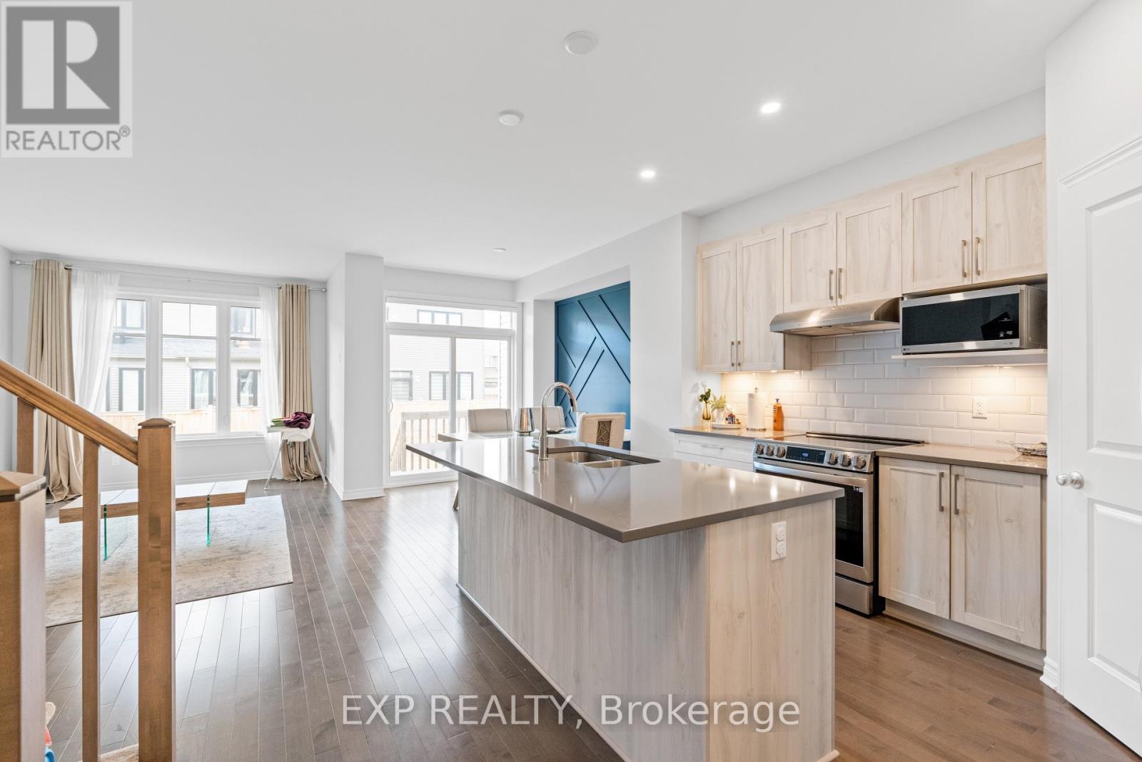 163 Angelonia Crescent, Ottawa, Ontario  K1T 3V9 - Photo 6 - X12960776