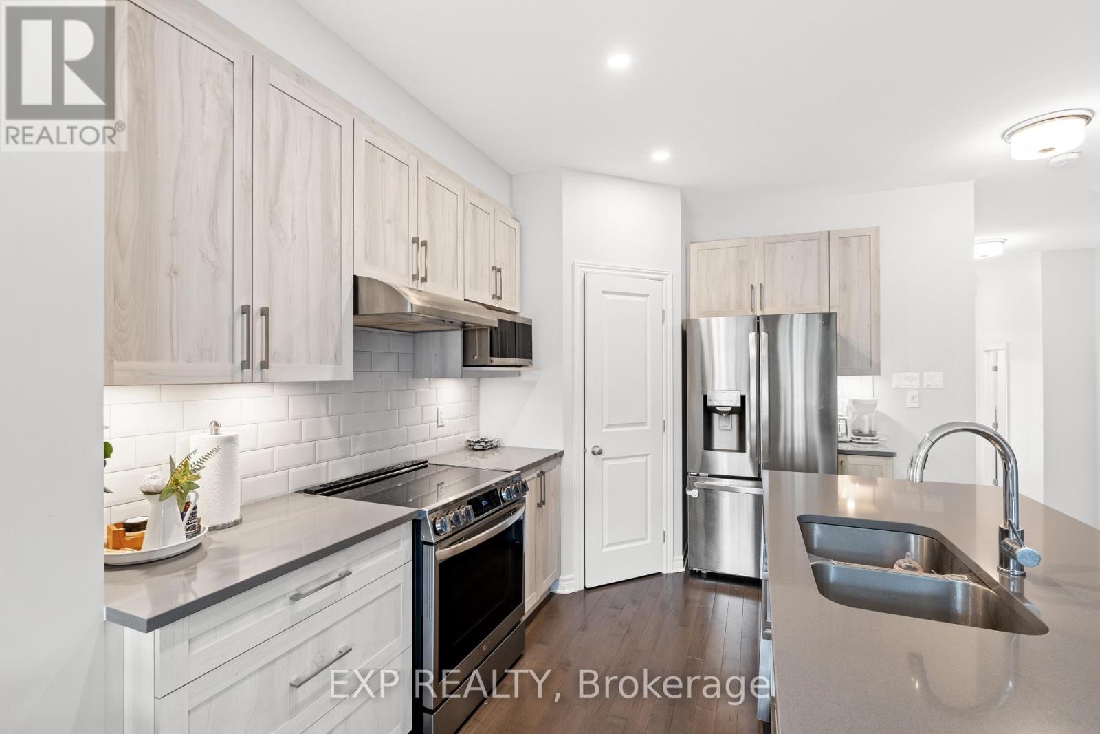 163 Angelonia Crescent, Ottawa, Ontario  K1T 3V9 - Photo 7 - X12960776