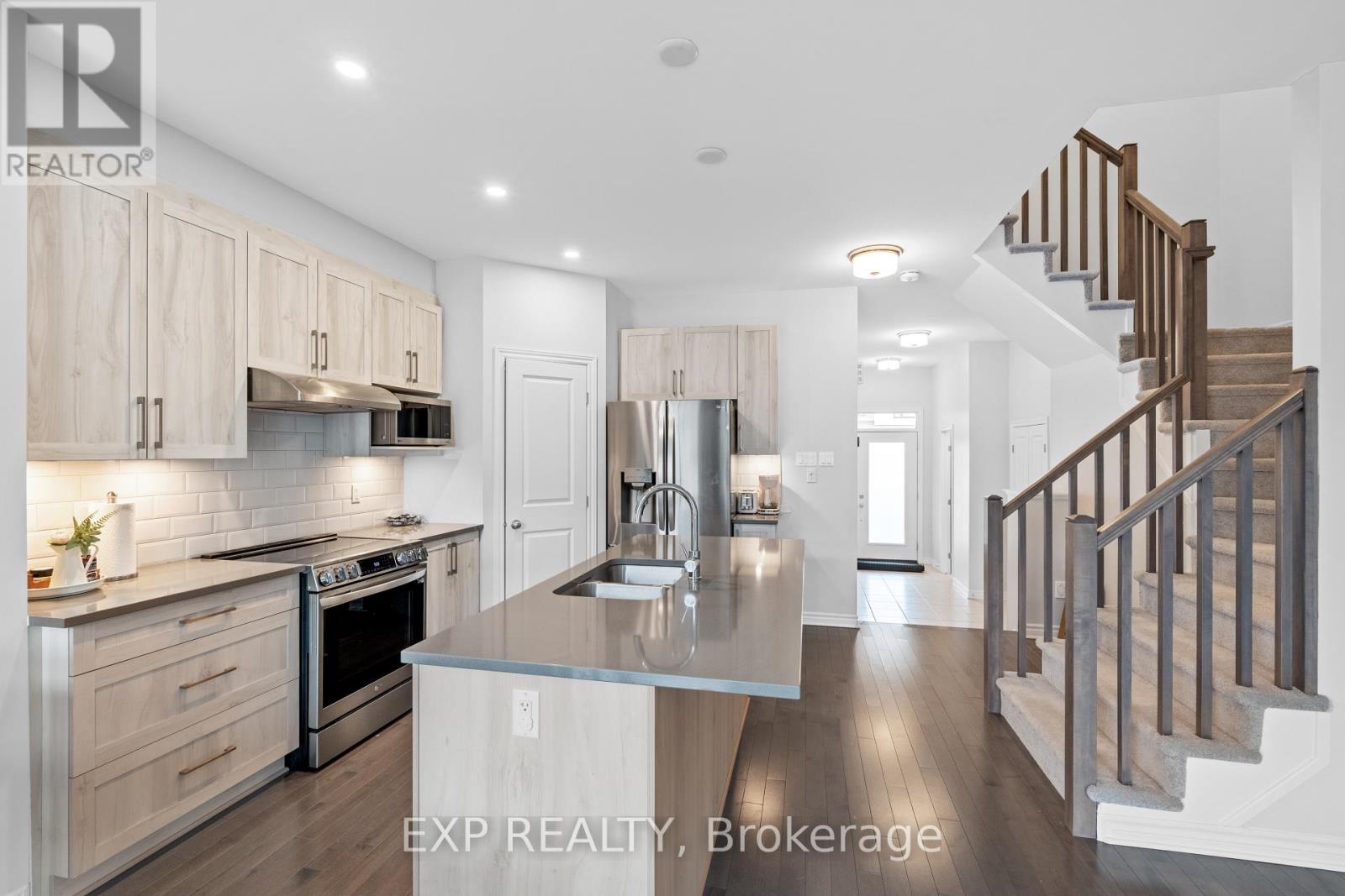 163 Angelonia Crescent, Ottawa, Ontario  K1T 3V9 - Photo 8 - X12960776