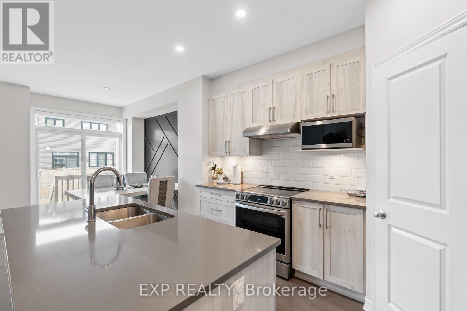 163 Angelonia Crescent, Ottawa, Ontario  K1T 3V9 - Photo 9 - X12960776