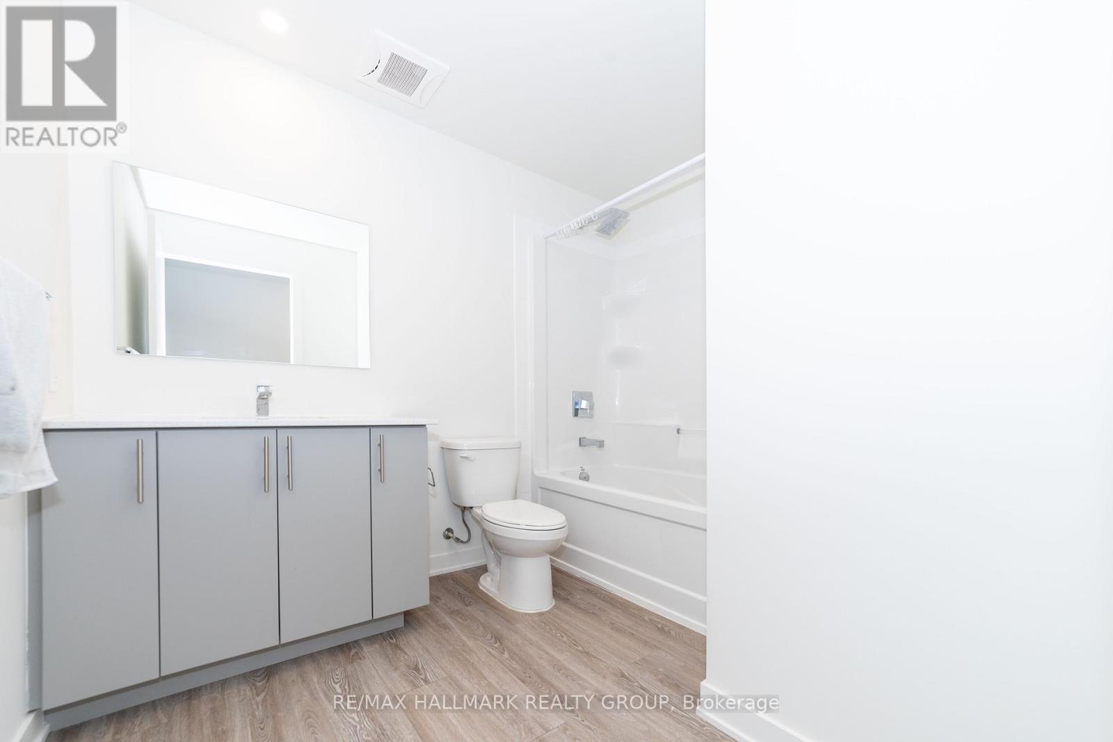 401 - 353 Gardner Street, Ottawa, Ontario  K1L 7V8 - Photo 4 - X12960800