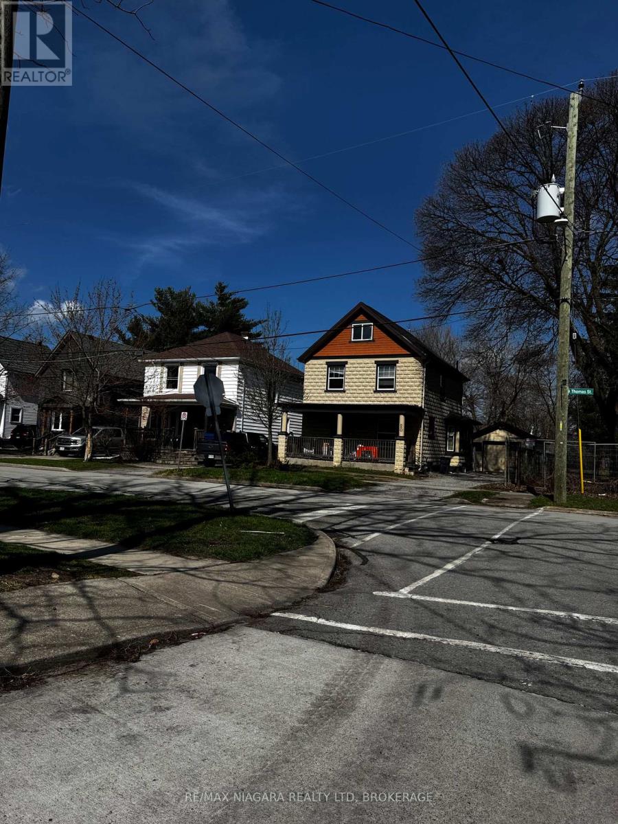 20 THOMAS STREET, St. Catharines, Ontario