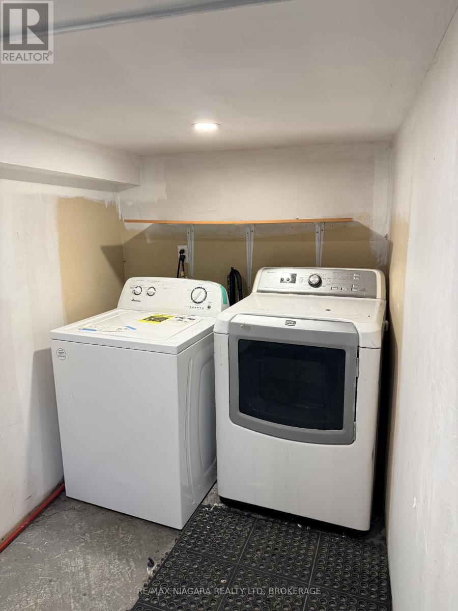 20 Thomas Street, St. Catharines, Ontario  L2R 6L6 - Photo 15 - X12960822