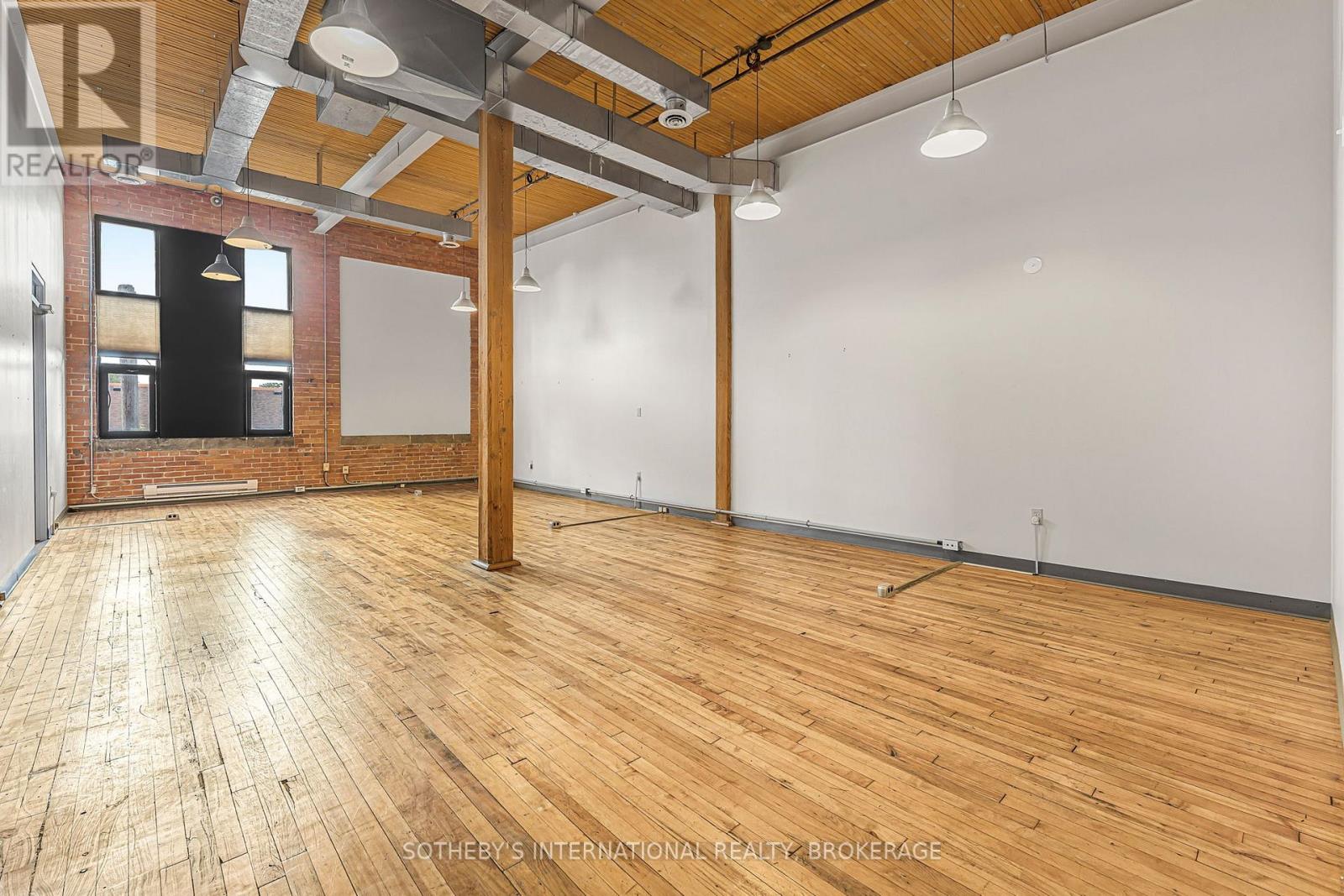 210 - 243 Church Street, St. Catharines, Ontario  L2R 3E8 - Photo 5 - X12960830