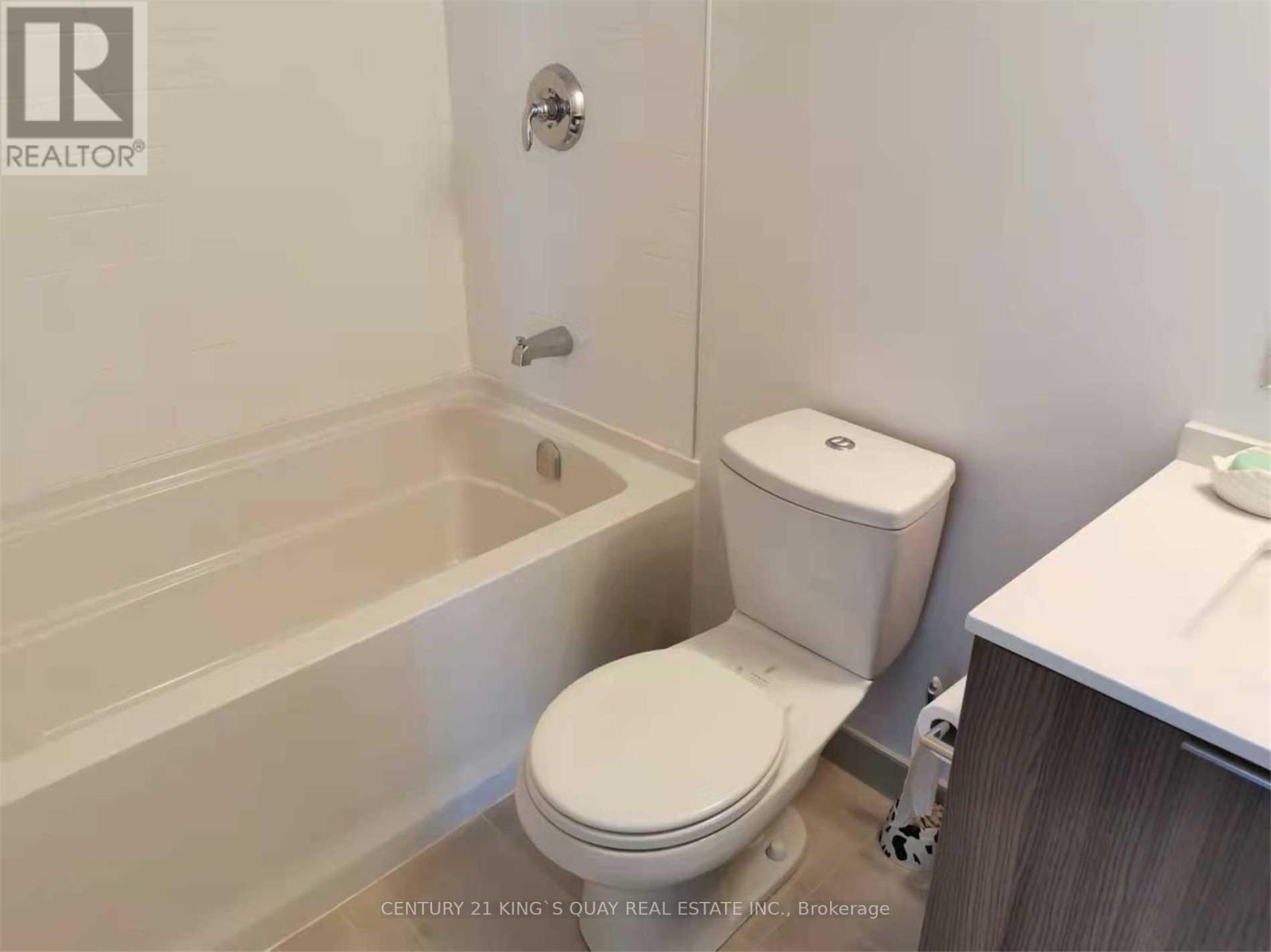 1811 - 11 Wellesley Street W, Toronto, Ontario  M4Y 0G4 - Photo 10 - C12960574