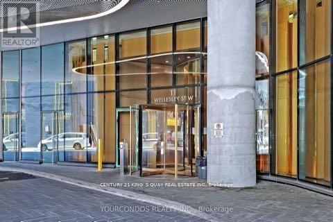 1811 - 11 Wellesley Street W, Toronto, Ontario  M4Y 0G4 - Photo 2 - C12960574