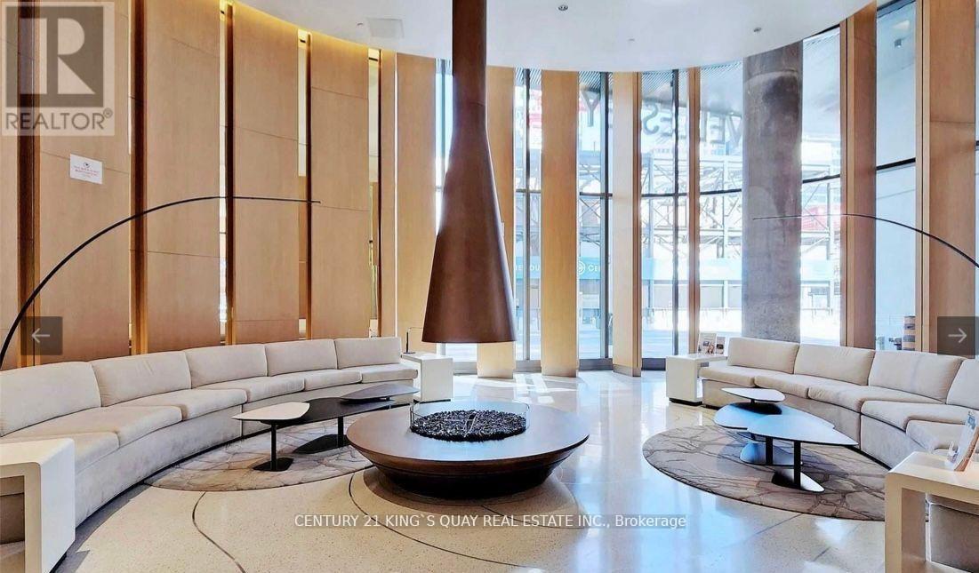 1811 - 11 Wellesley Street W, Toronto, Ontario  M4Y 0G4 - Photo 4 - C12960574