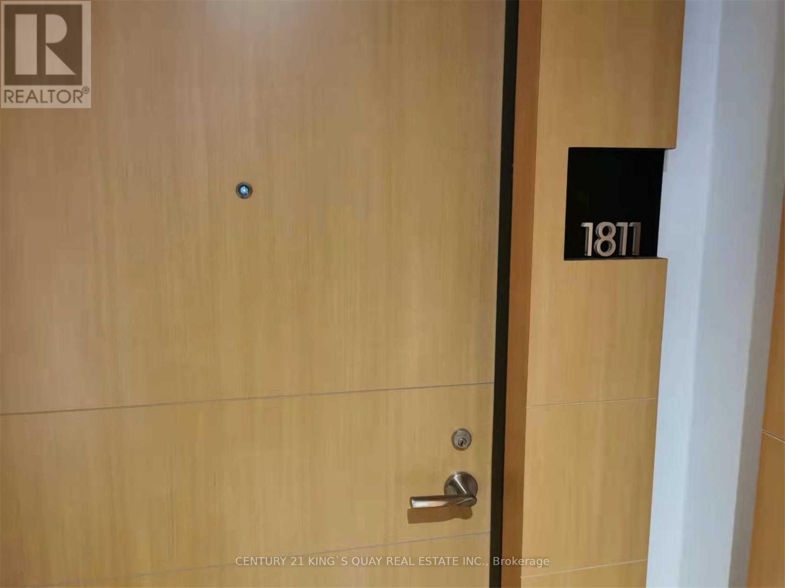 1811 - 11 Wellesley Street W, Toronto, Ontario  M4Y 0G4 - Photo 5 - C12960574