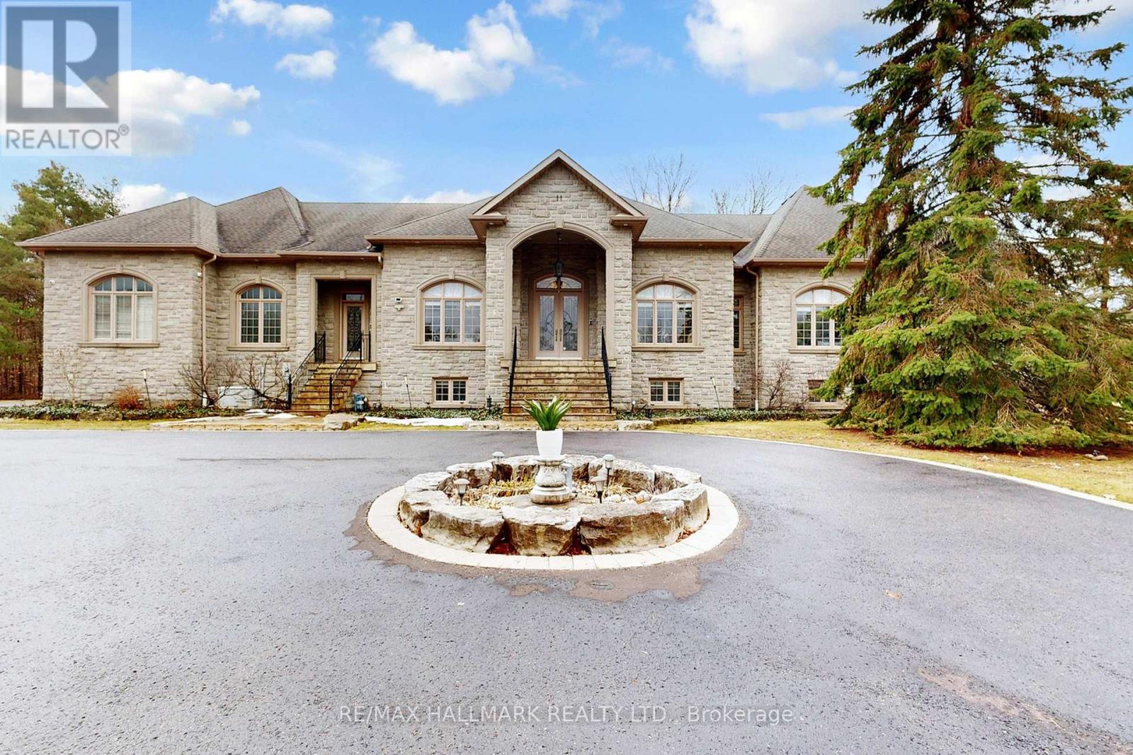 11 Cranborne Chase, Whitchurch-Stouffville, Ontario  L4A 0C6 - Photo 2 - N12953598