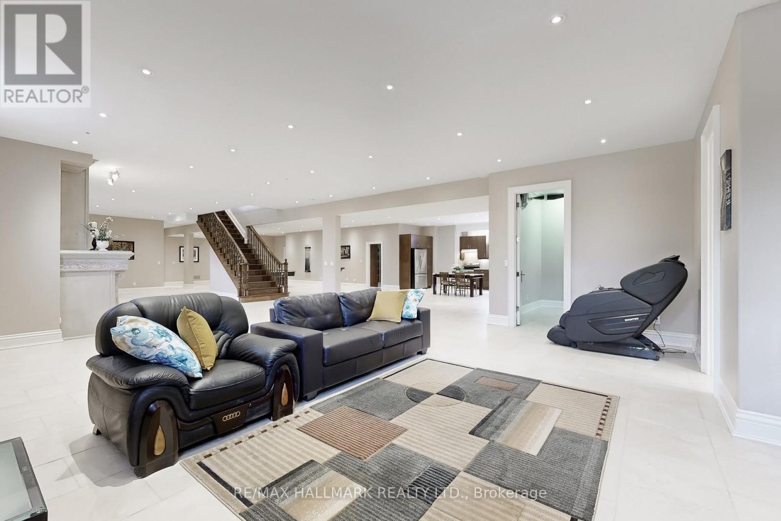 11 Cranborne Chase, Whitchurch-Stouffville, Ontario  L4A 0C6 - Photo 29 - N12953598