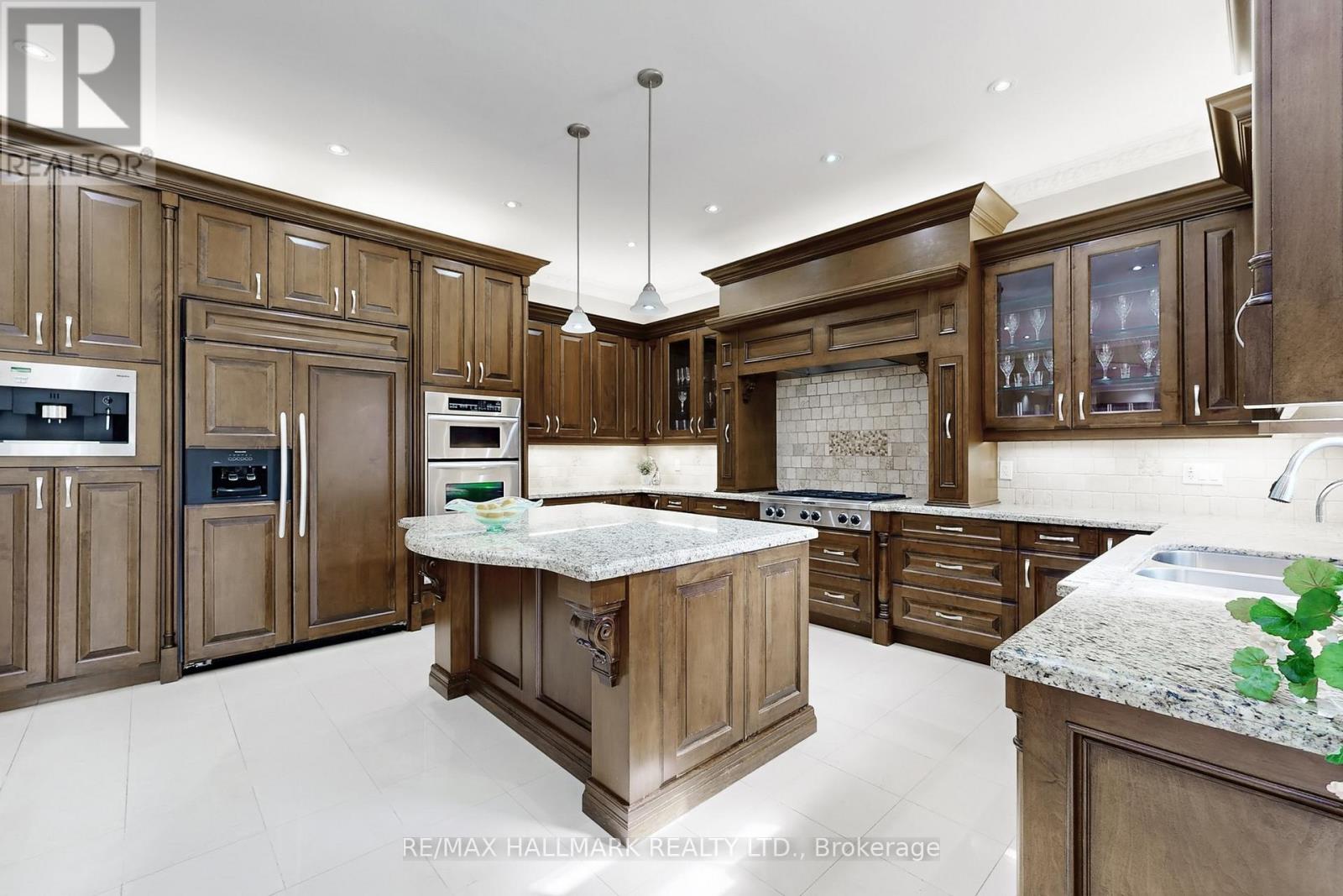 11 Cranborne Chase, Whitchurch-Stouffville, Ontario  L4A 0C6 - Photo 9 - N12953598