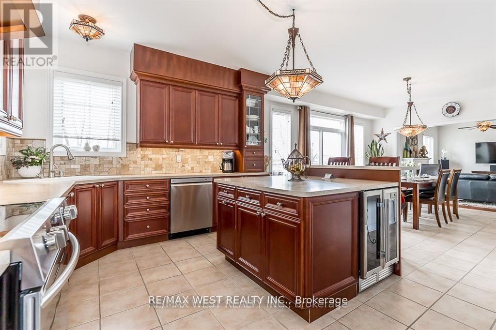 118 Succession Crescent, Barrie, Ontario  L4M 7G7 - Photo 5 - S12957806