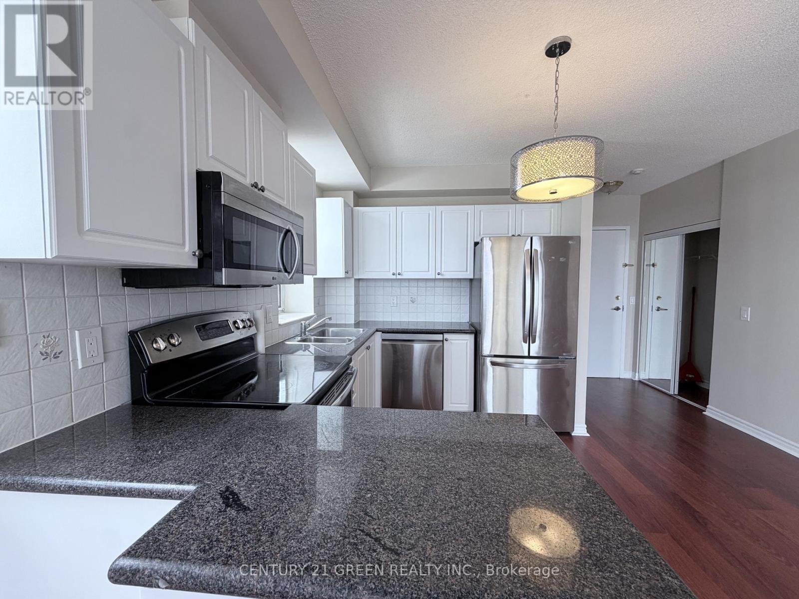 1103 - 200 Burnhamthorpe Road E, Mississauga, Ontario  L5A 4L4 - Photo 17 - W12769180