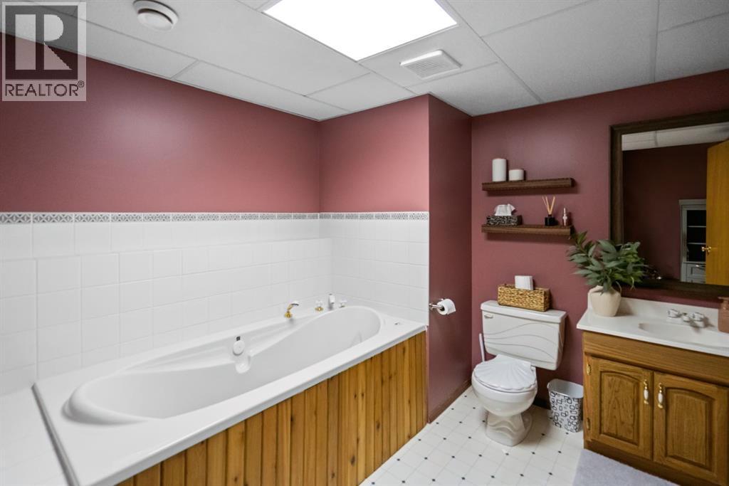 6405 50 Avenue, Camrose, Alberta  T4V 3Z9 - Photo 20 - A2298902