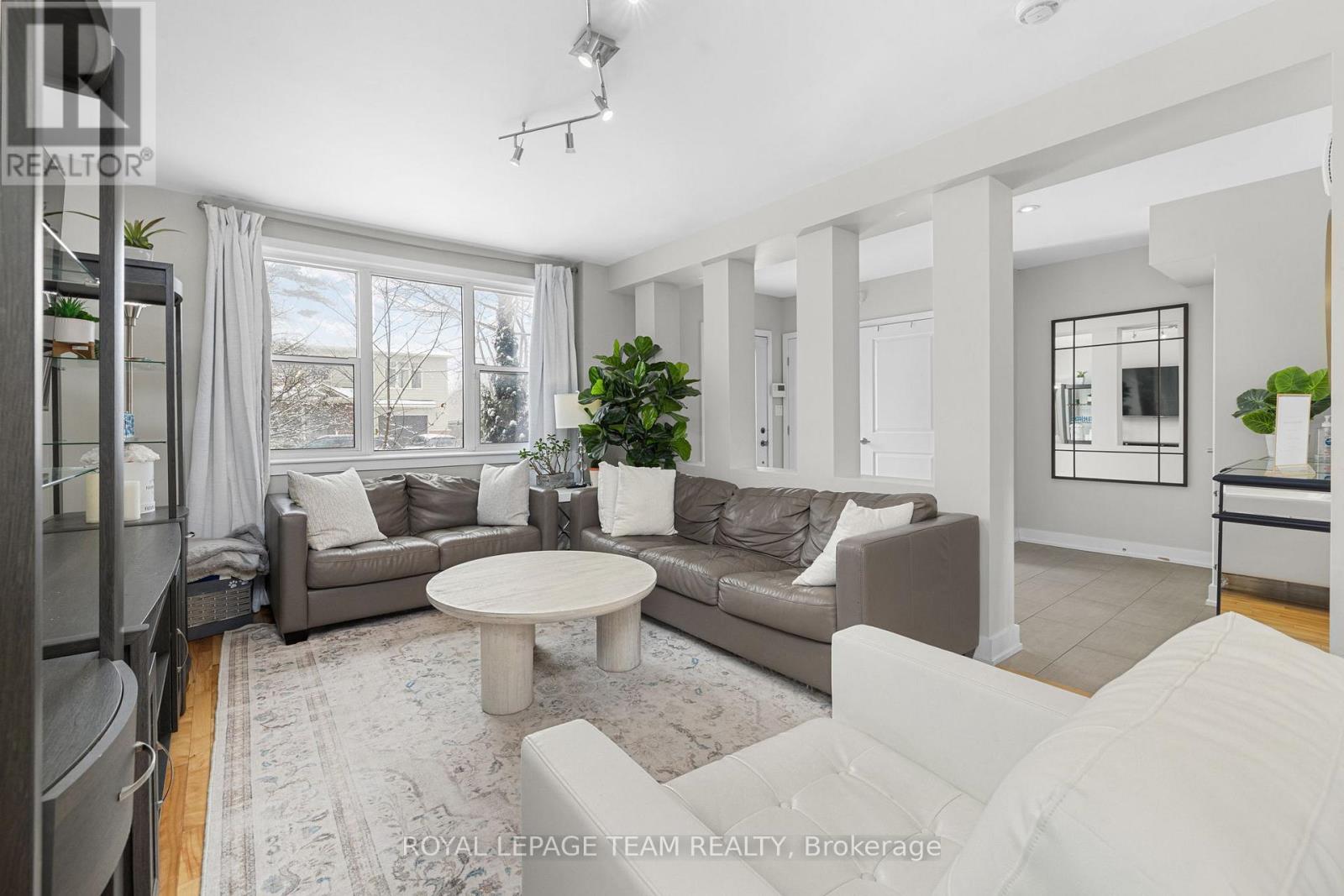 433 Dawson Avenue, Ottawa, Ontario  K1Z 5V5 - Photo 5 - X12911084