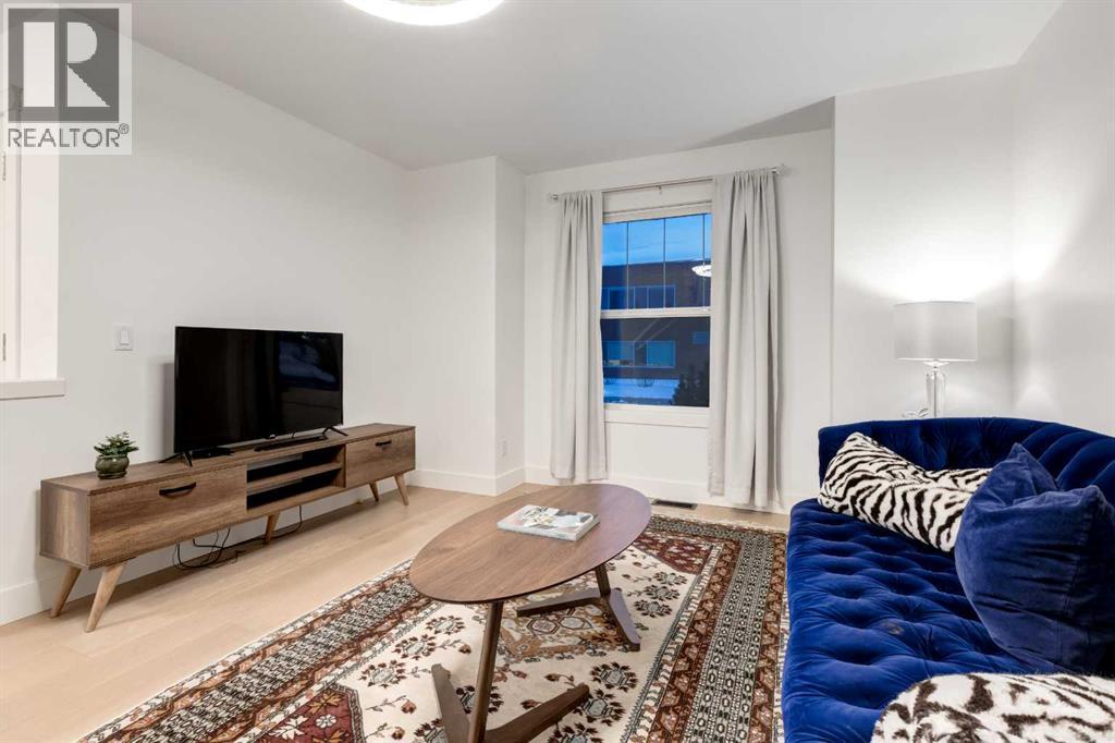 8928 Wentworth Avenue Sw, Calgary, Alberta  T3H 5N9 - Photo 5 - A2295755