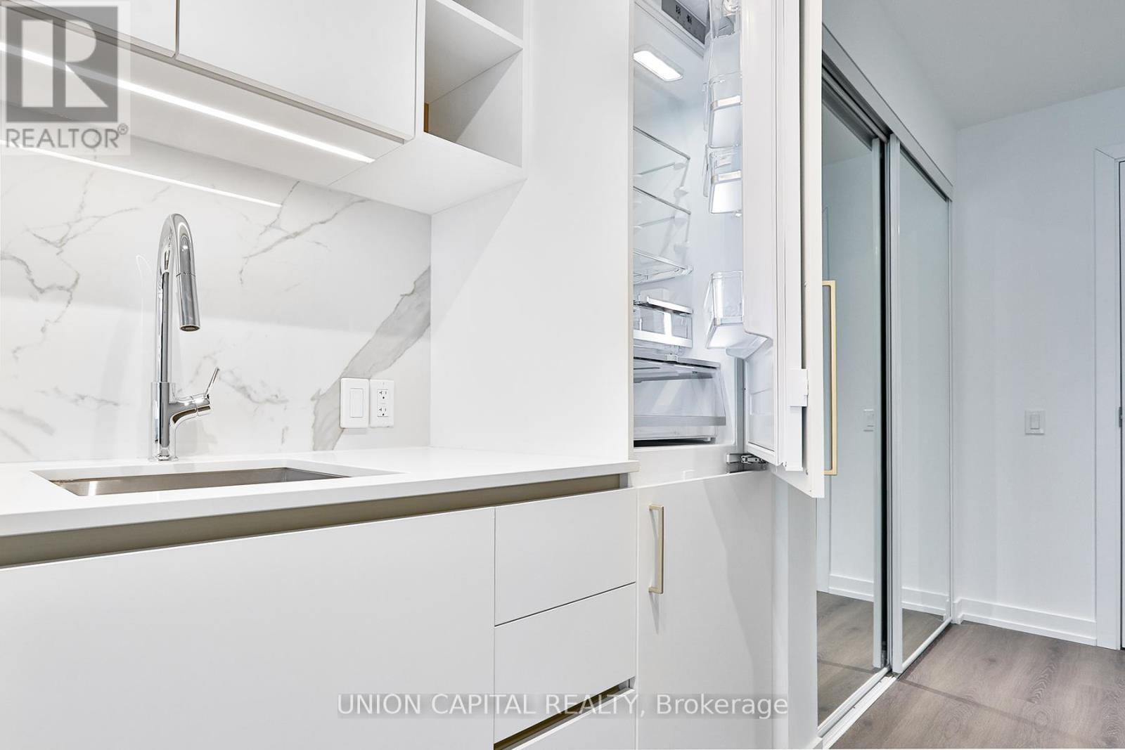 2607 - 8 Wellesley Street W, Toronto, Ontario  M4Y 0J5 - Photo 9 - C12960742