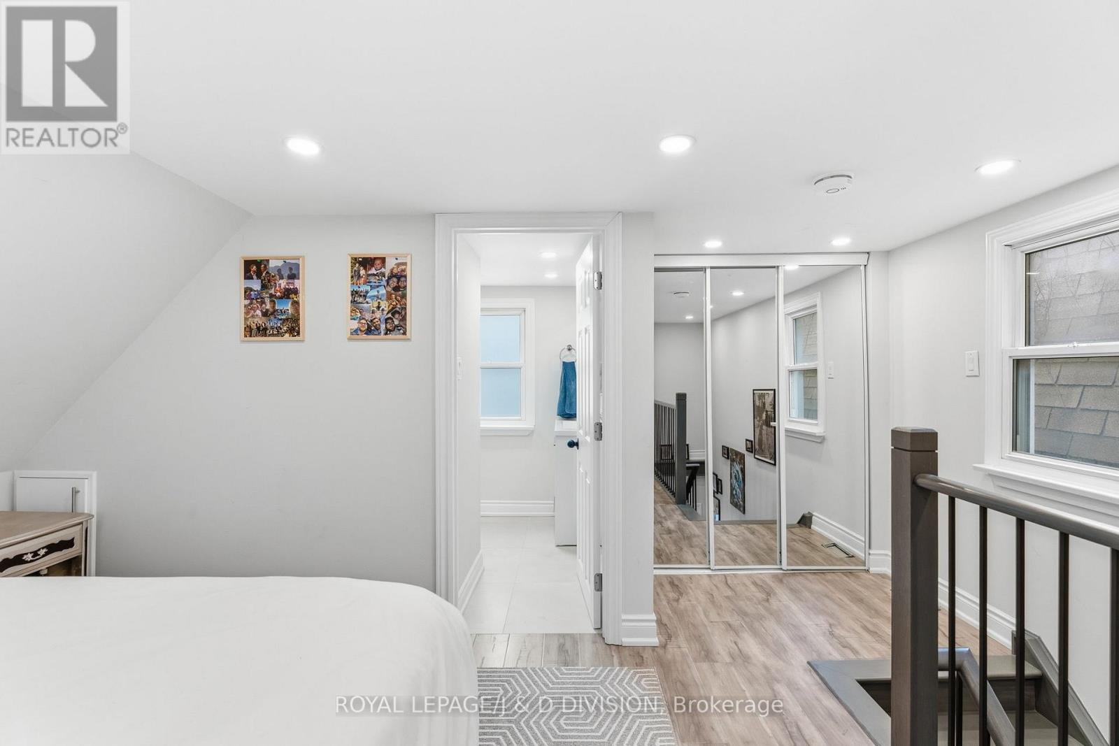 Upper - 118 Bogert Avenue, Toronto, Ontario  M2N 1K8 - Photo 18 - C12960756