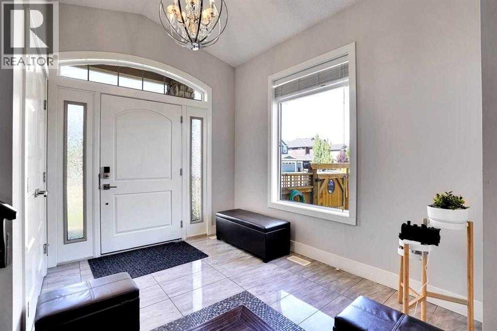 172 Kinniburgh Way, Chestermere, Alberta  T1X 0R8 - Photo 2 - A2298667