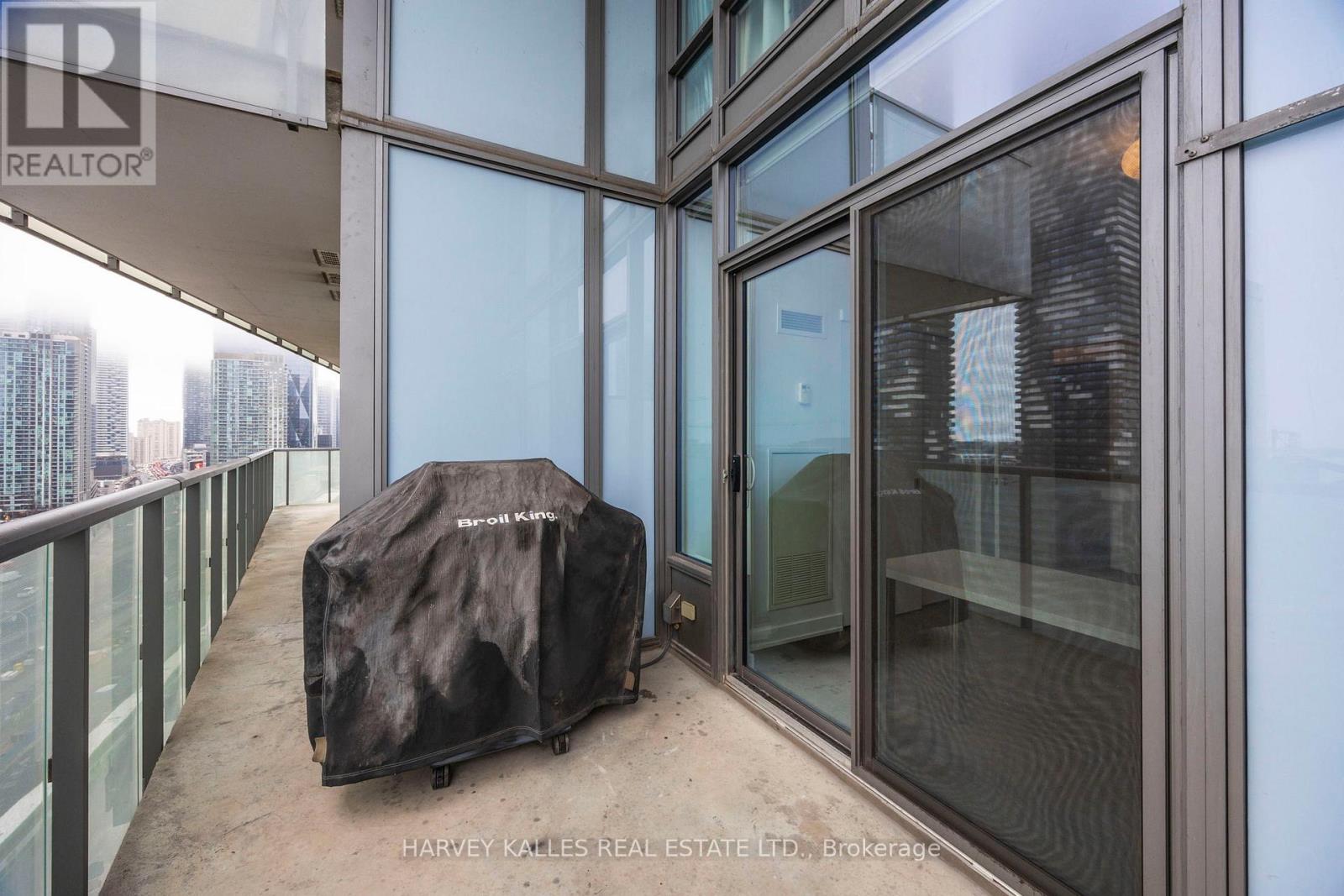 1612 - 1 Market Street, Toronto, Ontario  M5E 0A2 - Photo 23 - C12960788