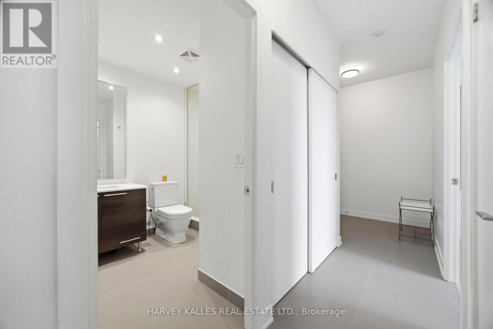 1612 - 1 Market Street, Toronto, Ontario  M5E 0A2 - Photo 24 - C12960788