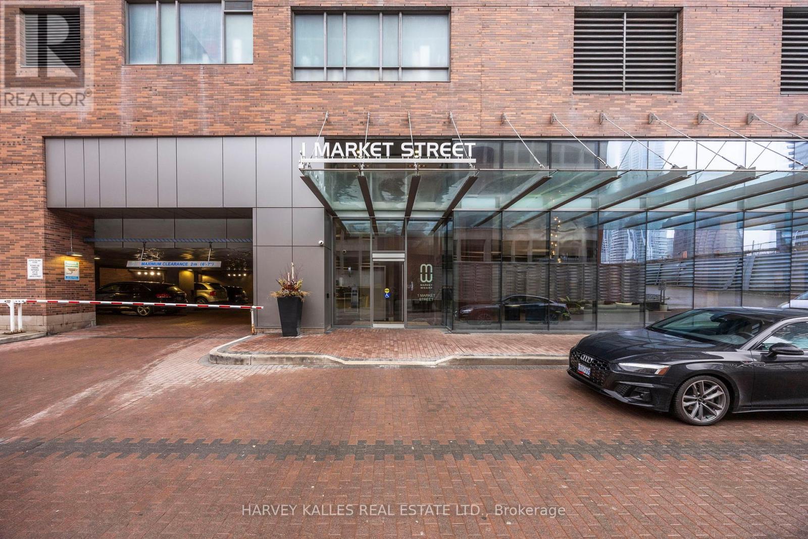 1612 - 1 Market Street, Toronto, Ontario  M5E 0A2 - Photo 3 - C12960788