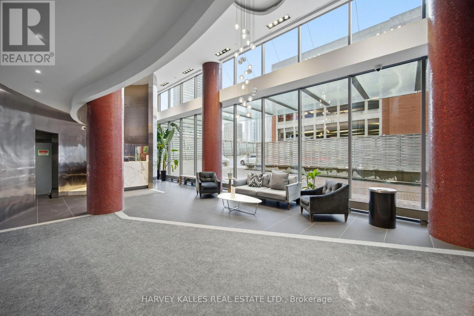 1612 - 1 Market Street, Toronto, Ontario  M5E 0A2 - Photo 4 - C12960788