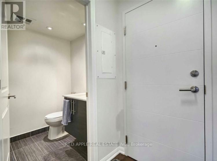 716 - 400 Adelaide Street E, Toronto, Ontario  M5A 1N4 - Photo 3 - C12960826