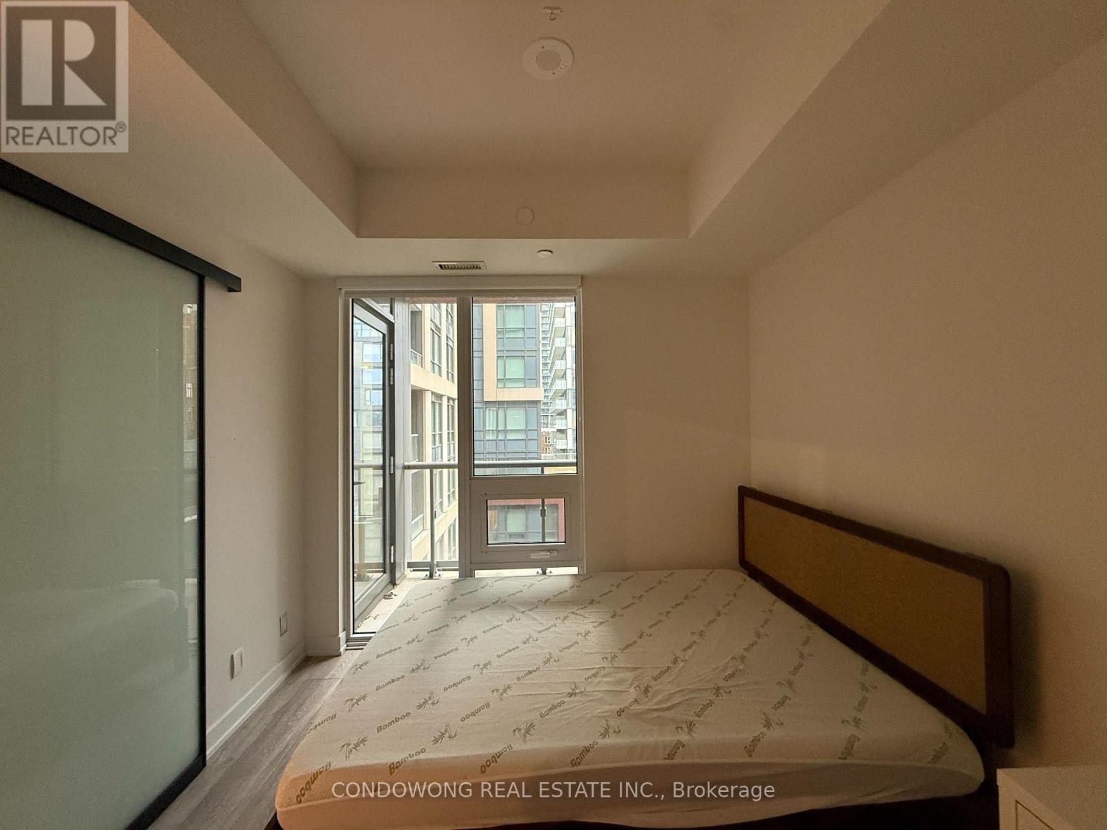 912 - 108 Peter Street, Toronto, Ontario  M5V 0W2 - Photo 6 - C12960856
