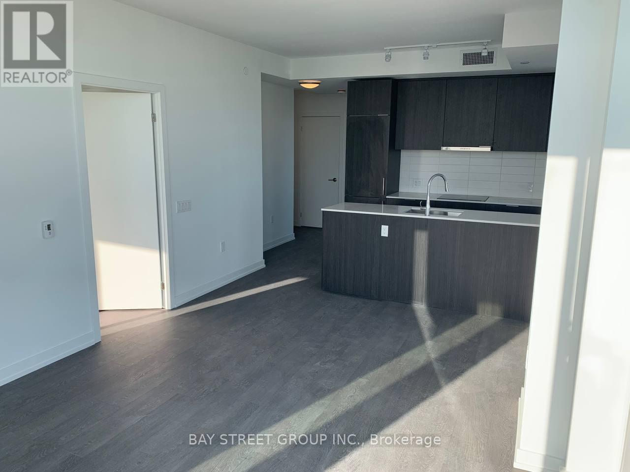 2306 - 8 Olympic Garden Drive, Toronto, Ontario  M2M 0B9 - Photo 3 - C12960912