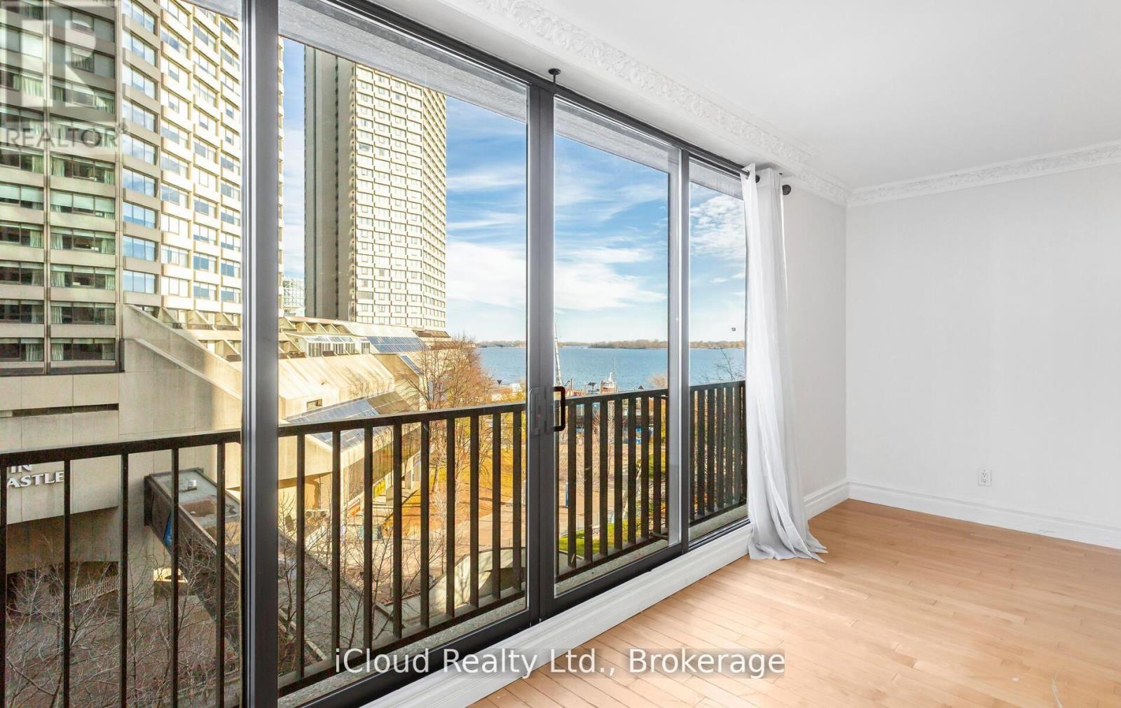 837 - 33 Harbour Square, Toronto, Ontario  M5J 2G2 - Photo 13 - C12960940