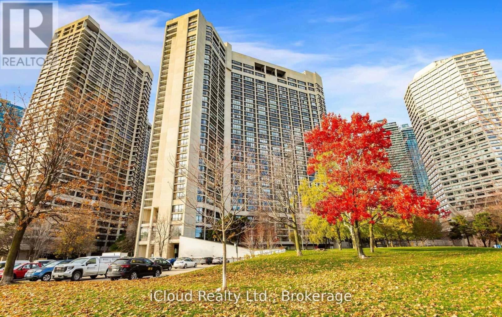 837 - 33 Harbour Square, Toronto, Ontario  M5J 2G2 - Photo 2 - C12960940