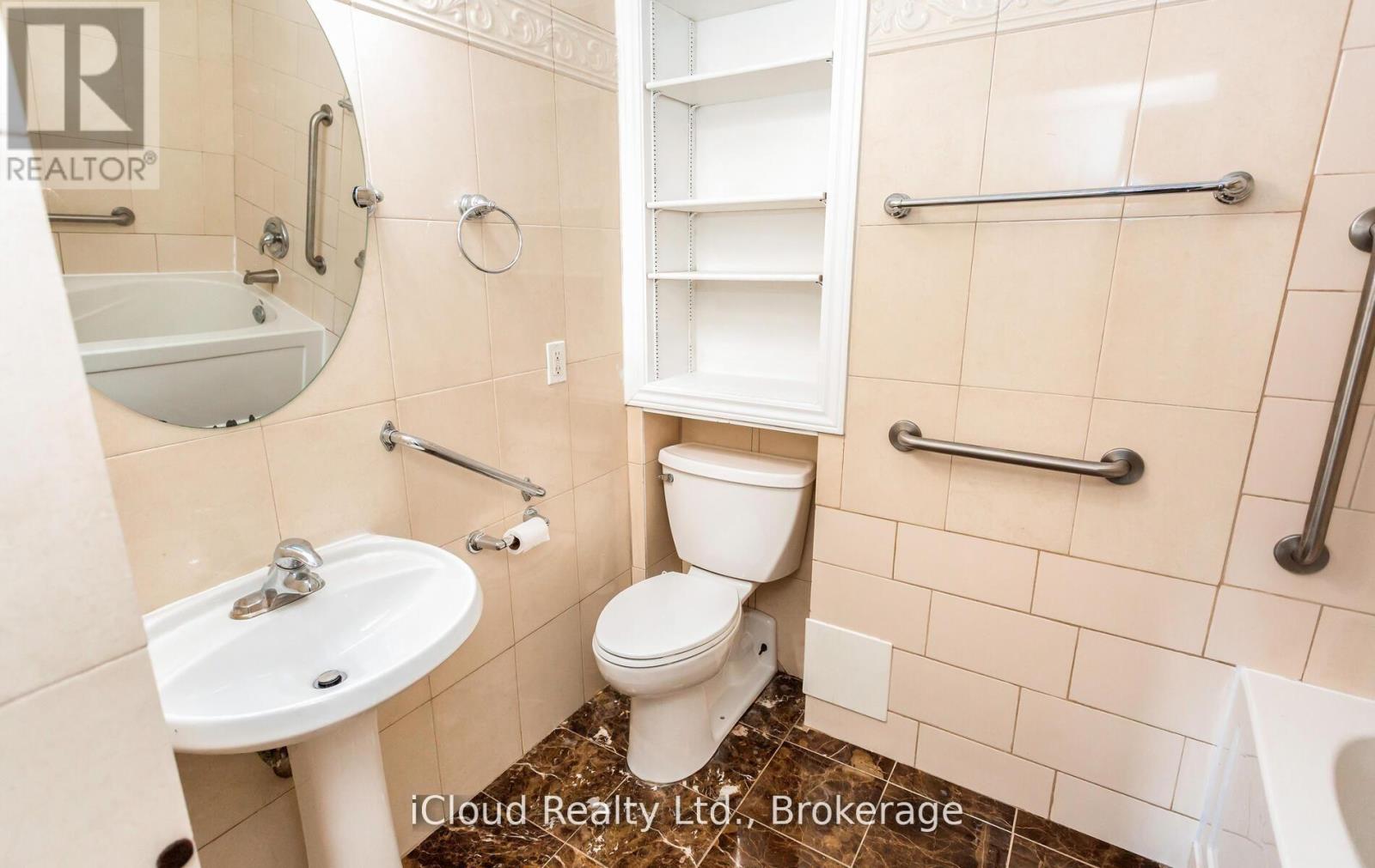 837 - 33 Harbour Square, Toronto, Ontario  M5J 2G2 - Photo 24 - C12960940