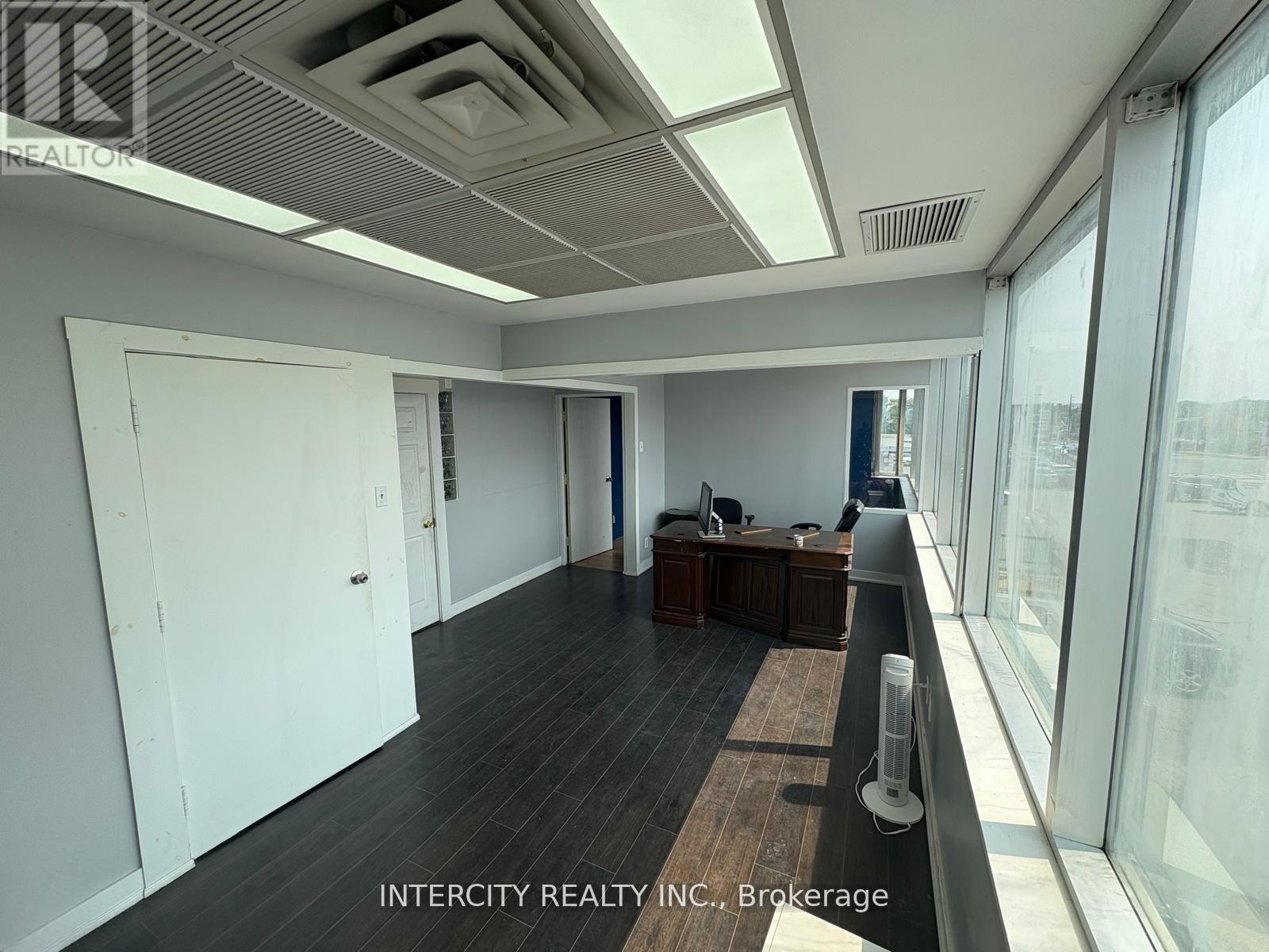 1890 Lawrence Avenue E, Toronto, Ontario  M1R 2Y5 - Photo 11 - E12960810