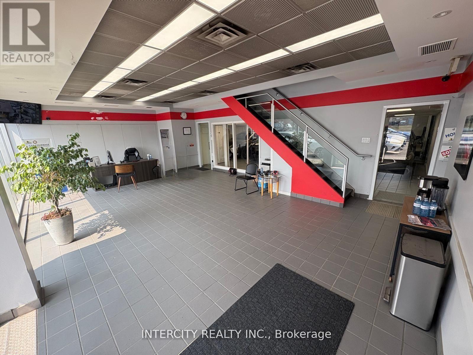 1890 Lawrence Avenue E, Toronto, Ontario  M1R 2Y5 - Photo 3 - E12960810