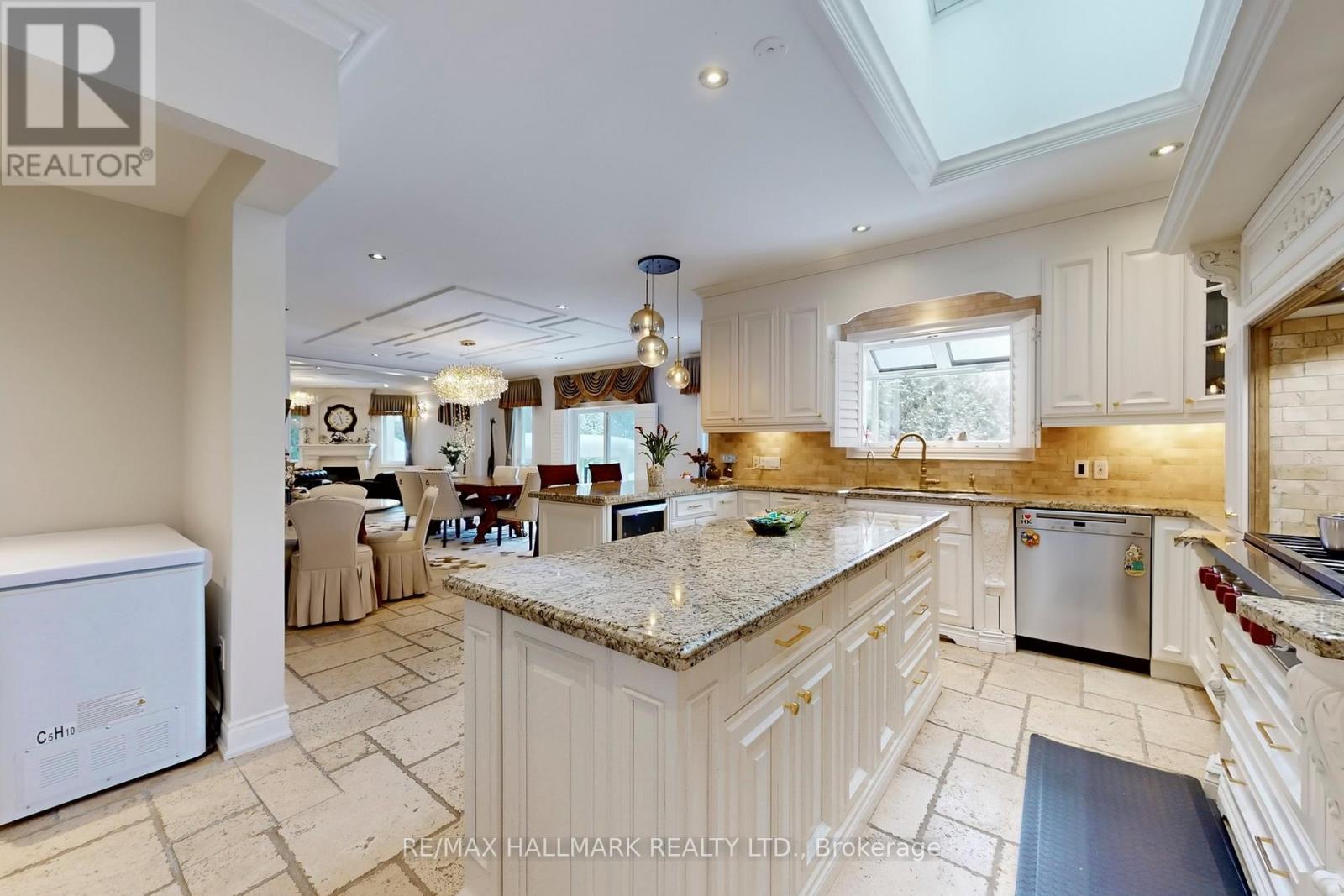 14 Robert Gray Road, Whitchurch-Stouffville, Ontario  L4A 1M4 - Photo 8 - N12960760