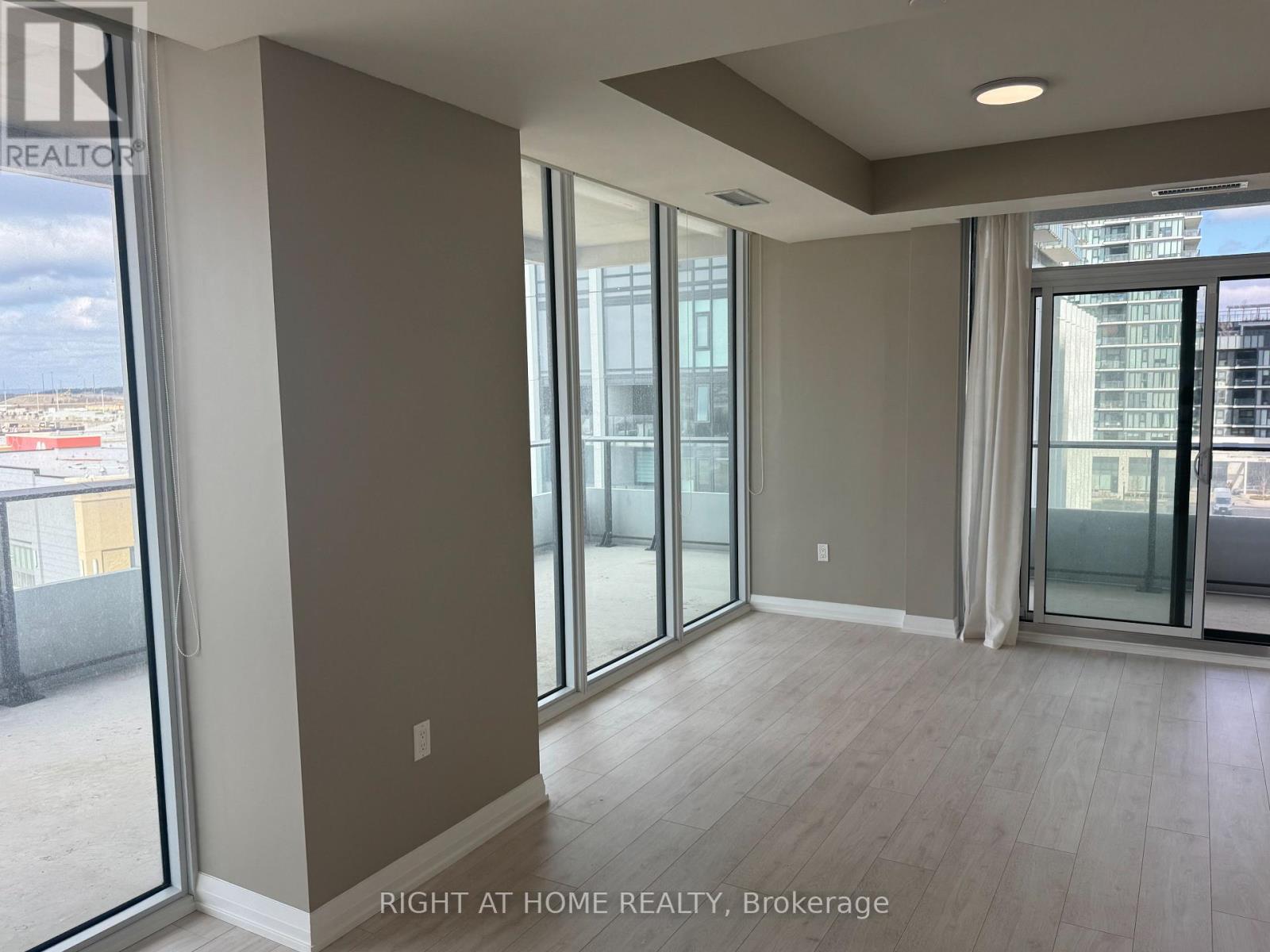 529 - 8960 Jane Street, Vaughan, Ontario  L4K 0N9 - Photo 3 - N12960902