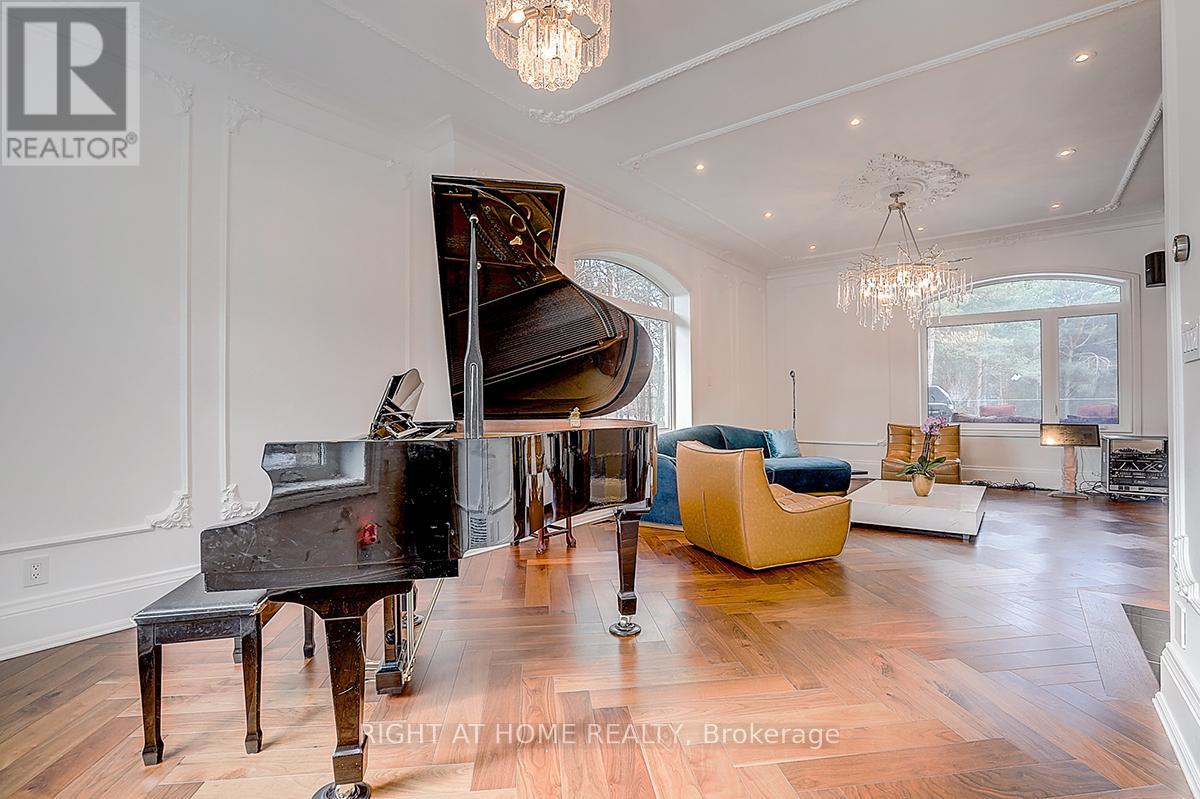 45 Loggers Trail, Whitchurch-Stouffville, Ontario  L4A 2L6 - Photo 5 - N12960908