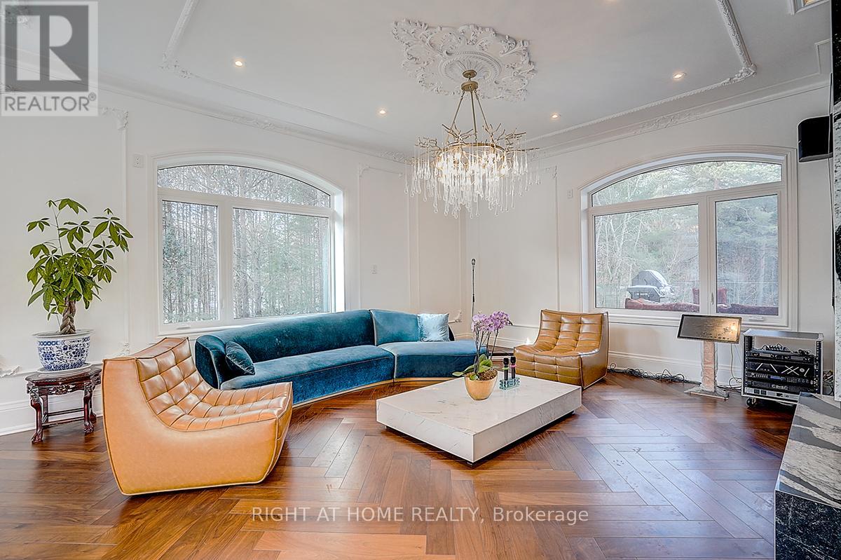 45 Loggers Trail, Whitchurch-Stouffville, Ontario  L4A 2L6 - Photo 7 - N12960908