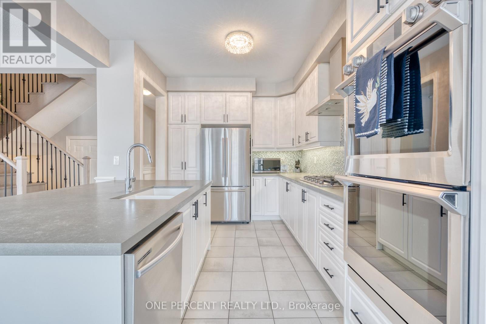 311 Humphrey Street, Hamilton, Ontario  L8B 1X4 - Photo 14 - X12714712