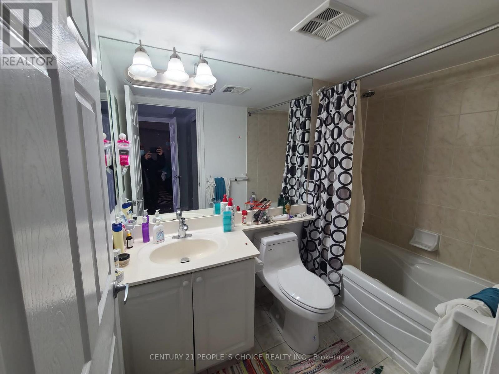 1830 - 3888 Duke Of York Boulevard, Mississauga, Ontario  L5B 4P5 - Photo 14 - W12960766