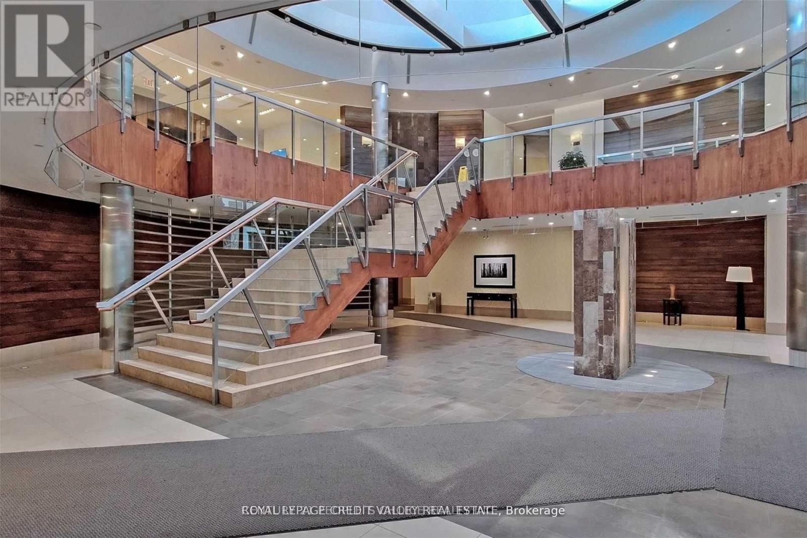 1830 - 3888 Duke Of York Boulevard, Mississauga, Ontario  L5B 4P5 - Photo 3 - W12960766