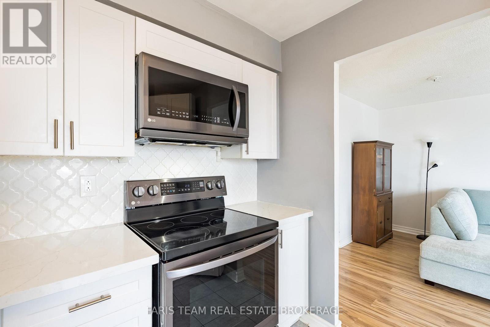 507 - 61 Markbrook Lane, Toronto, Ontario  M9V 5E7 - Photo 8 - W12960772